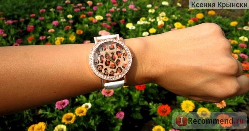 Наручные часы Tinydeal Fashion Leopard Print & Round Disc Style Female Quartz Wrist Watch with Rhinestone WWM-99376 фото