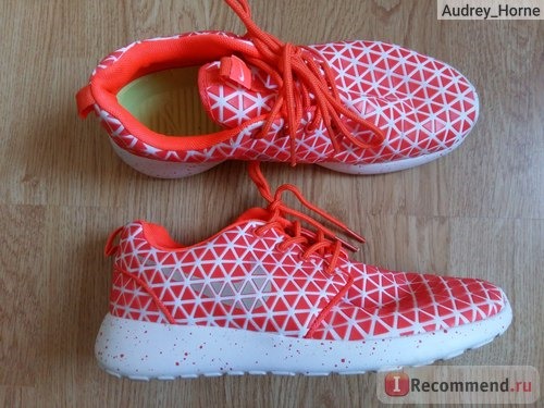 Женские кроссовки Nike Roshe Run фото