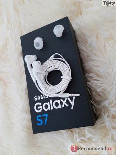 Мобильный телефон Samsung Galaxy S7 фото