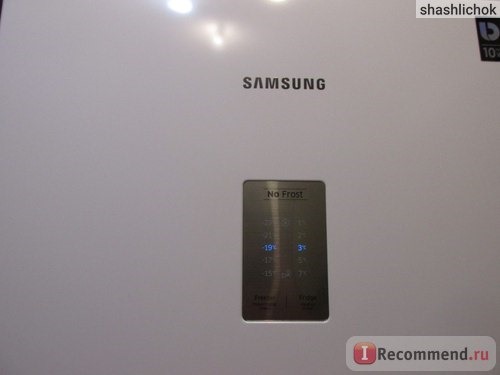 Холодильник с нижней морозильной камерой Samsung RB33J3 фото