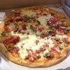 Пицца с помидорами, огурчиками маринованными, охотничьими колбасками (конструктор пиццы)