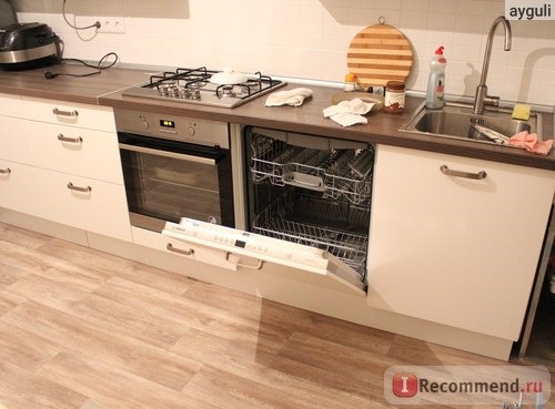 Кухня Фактум Аплод белый ИКЕА с посудомоечной машиной