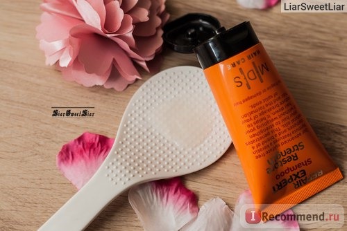 Бессульфатный восстанавливающий шампунь с кератиновым комплексом для поврежденных и ломких волос Mades Cosmetics Repair Expert Shampoo Restore Strength