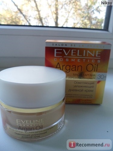 Осветляющий увлажняющий дневной крем для лица Eveline Argan Oil 30+ фото