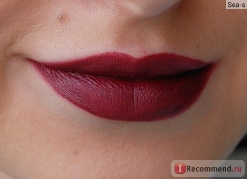 Essence Matt Matt Matt Lipstick Оттенок: 08 - It's a Statement 