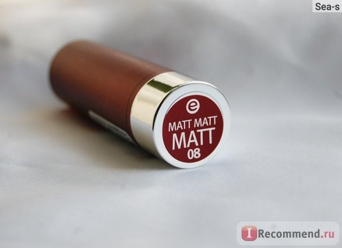 Essence Matt Matt Matt Lipstick Оттенок: 08 - It's a Statement 