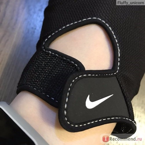 Перчатки Nike Для финтеса Wmn's Fundamental Training Gloves II фото