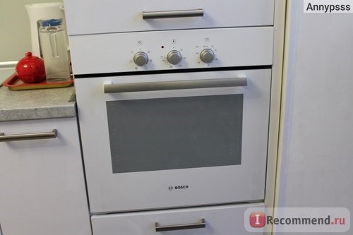 Электрический духовой шкаф BOSCH HBN211W0J фото