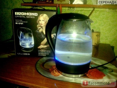 Электрический чайник Redmond RK-G161 фото