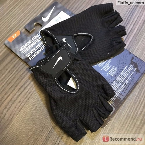 Перчатки Nike Для финтеса Wmn's Fundamental Training Gloves II фото