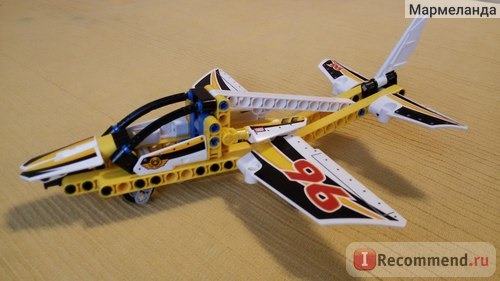 Lego Technic 42044 Самолет пилотажной группы фото