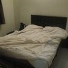 Вторая комната- спальня. Кровать, конечно же, была аккуратно заправлена, полотенца сложены фигурками на кровати. 
