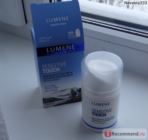 Крем для лица Lumene Sensitive Touch Увлажняющий дневной крем с экстрактом арктической черники фото