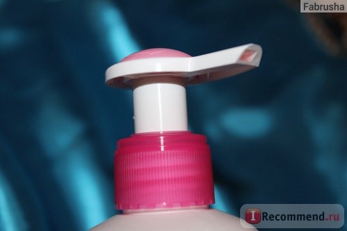 Жидкое мыло SAUGELLA Для интимной гигиены девочек от 3-х лет до наступления менструального цикла фото