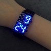 Наручные часы Buyincoins Светодиодные цифровые LED Digital Watch Lava Iron Metal Sports Women Red/Blue фото