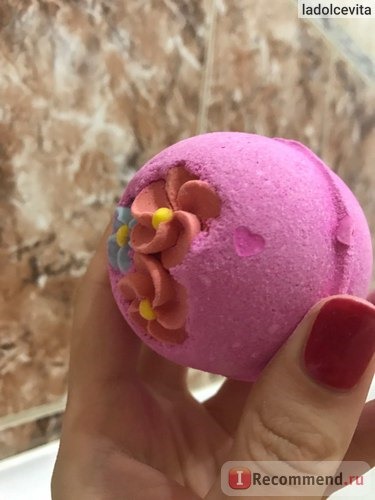 Бомба для ванны Lush Пинк фото