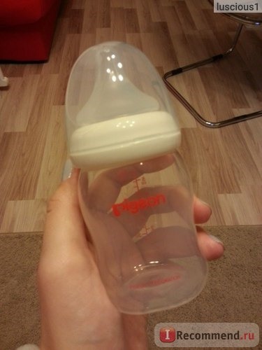 Бутылочка для кормления Pigeon Пластиковая фото
