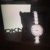 Наручные часы DKNY Керамические с розовым золотом и стразами Swarovski фото