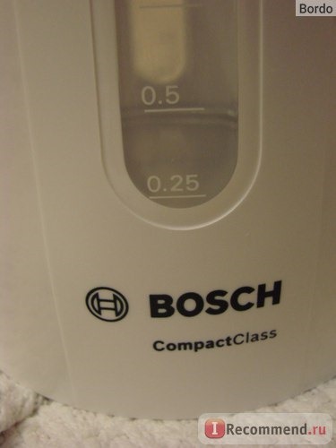 Электрический чайник Bosch TWK3A011: минимальный уровень