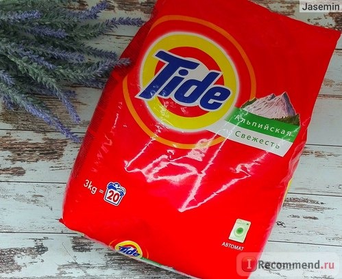 Упаковка стирального порошка Tide «Альпийская Свежесть».