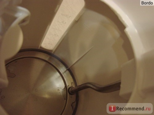 Электрический чайник Bosch TWK3A011: дно с покрытием из нержавейки