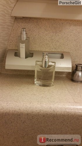 парфюм в туалете самолета