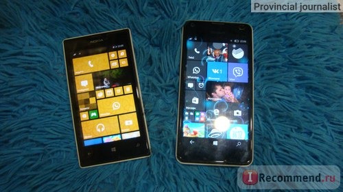 слева Lumia 520, справа - 550
