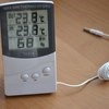 Метеостанция TinyDeal Многофункциональный цифровой ЖК-термометр и гигрометр температура и влажность Meter - Белый фото