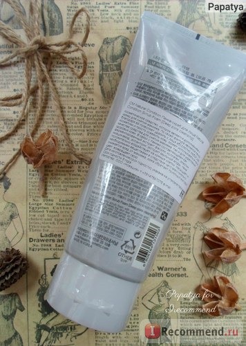 The Saem Natural Condition Cleansing Skrub Foam Deep Pore Cleansing.