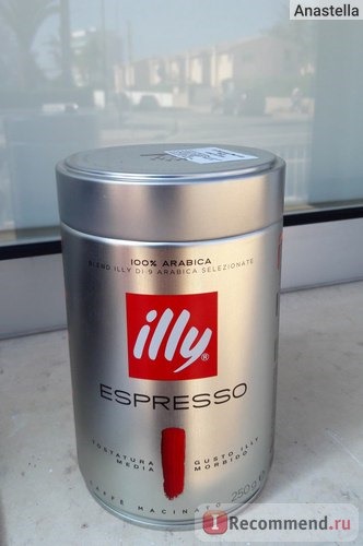 Кофе Illy - купили в большом супермаркете, а пили в номере