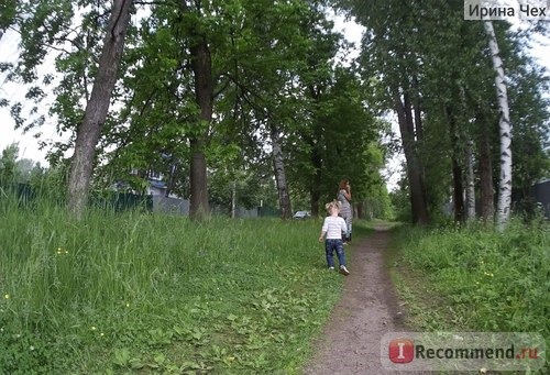 Хороший погожий денек. На этом фото заметно небольшое скругление углов по краям фотографии. Такой эффект виден не на всех фото