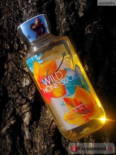 Гель для душа Bath & Body Works WILD HONEYSUCKLE фото