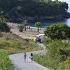 дорога к пляжу соседнего отеля