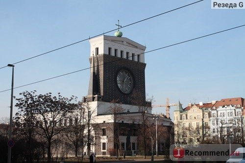 Церковь Пресвятого Сердца Господня на Виноградах. Увидели мы его по пути на телебашню. 