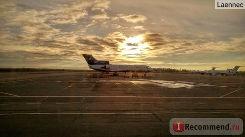 самолет Як-42 в аэропорту Ижевска