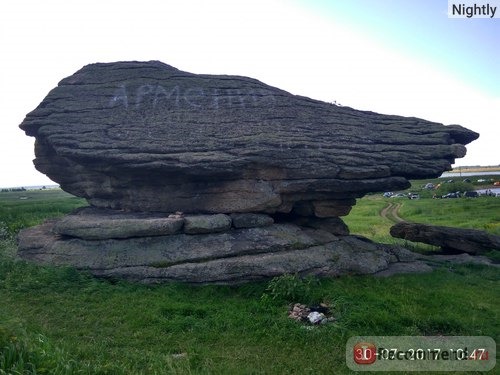 Каменные палатки озера Большие Аллаки (Челябинская область) фото