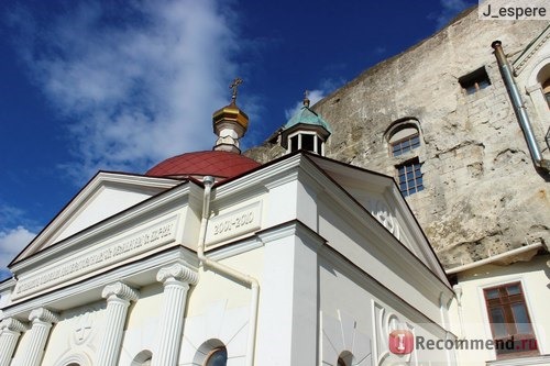 Храм Святого великомученика и целителя Пантелеимона