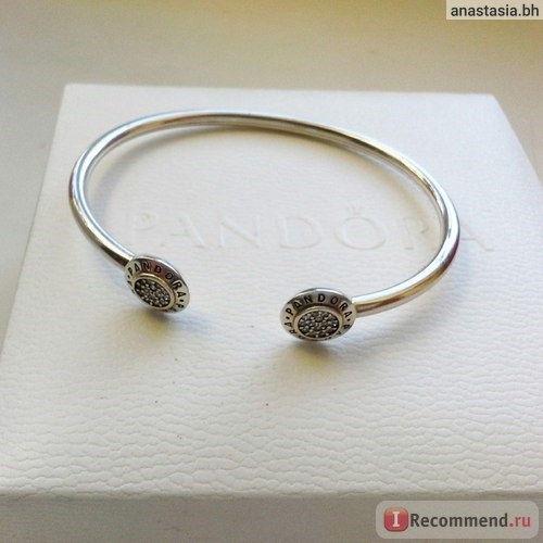 Ювелирные изделия Pandora Signature Open Silver Bangle фото