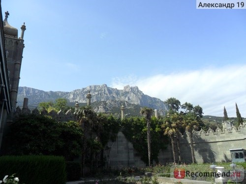 Воронцовский дворец в Алупке. Крым фото