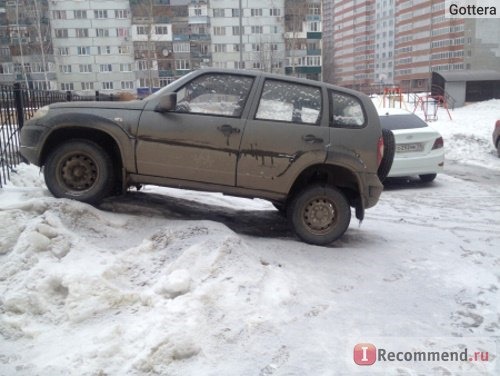 Паркуюсь во дворе.