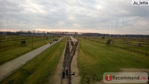 Территория Биркенау (раз в 5 больше, чем кажется на фото)