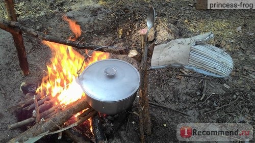 Мы тоже любим постить еду в соцсетях:))) Что бы ни готовилось на костре, это всегда вкусно. 