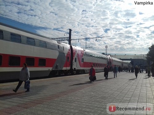  Фирменный двухэтажный поезд с местами для сидения №737Ж/738Ж Москва - Воронеж. фото