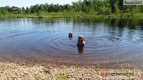 Байкал ледяной, по этому купаемся в маленьком озере с водой кристально чайной))