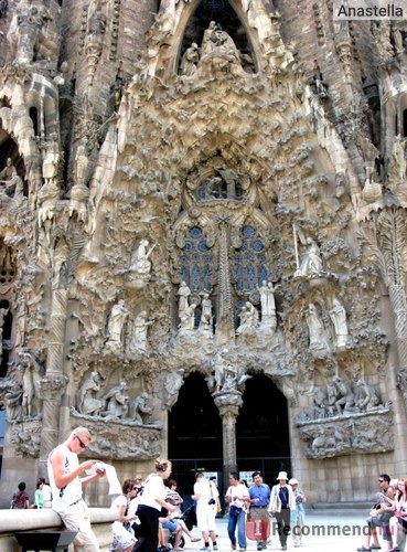 Храм Святого Семейства. Temple Expiatori de la Sagrada Familia. Саграда Фамилия. Каталония. Барселона. Испания.