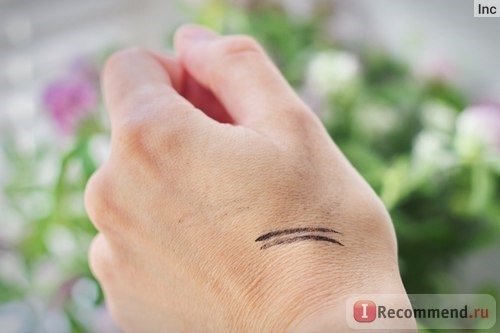 Подводка для глаз DIVAGE PRECISION BRUSH TIP LINER