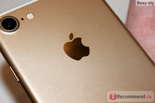 Мобильный телефон Apple iPhone 7 фото