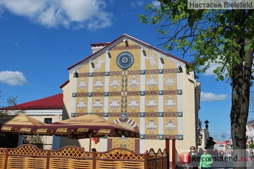 в городе, справа-улица Советская