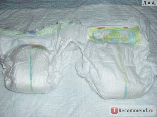 Слева Huggies, справа Pampers