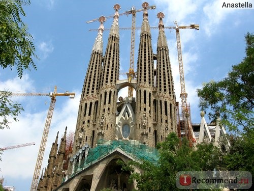 Храм Святого Семейства. Temple Expiatori de la Sagrada Familia. Саграда Фамилия. Каталония. Барселона. Испания.